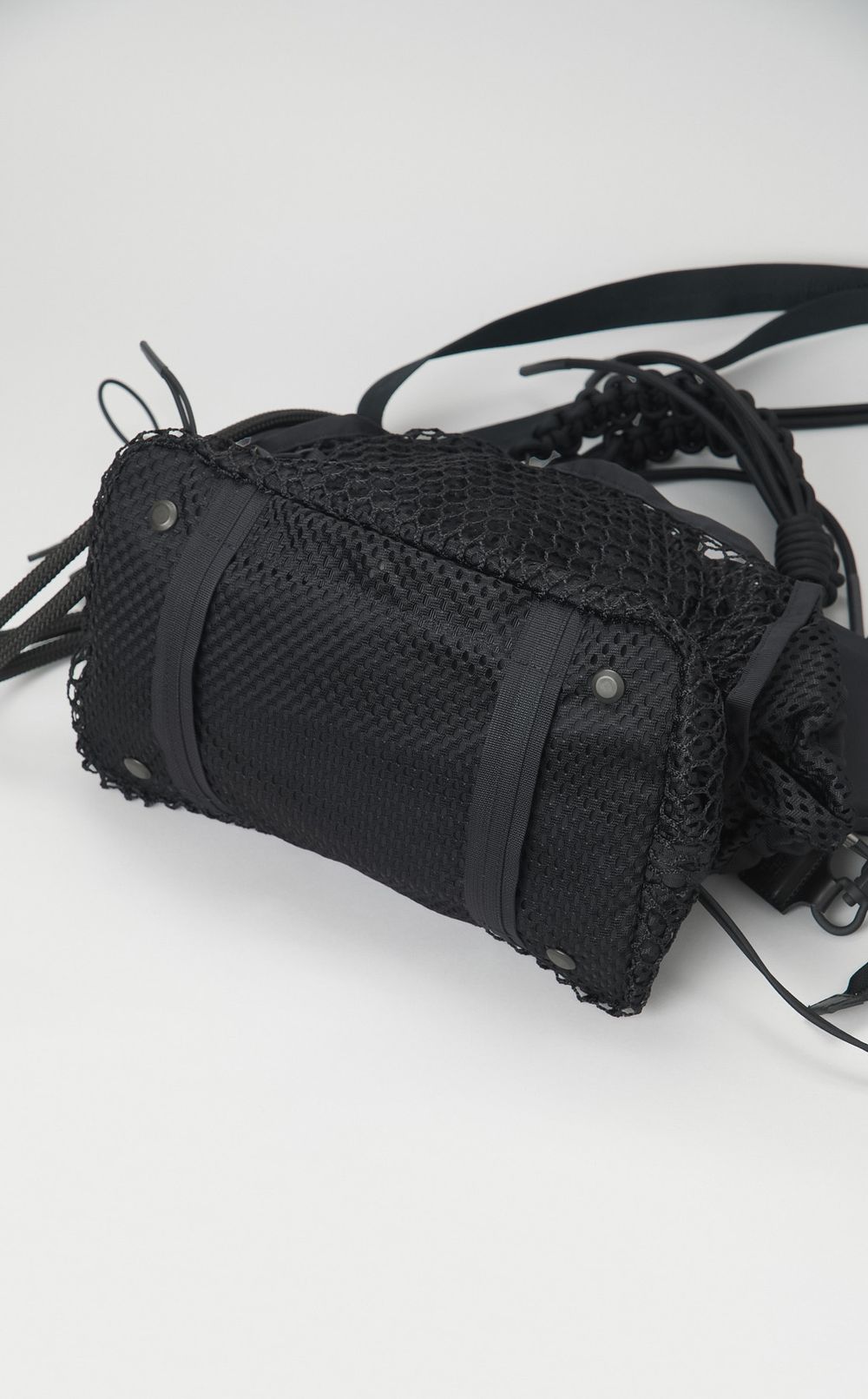 オーバーエンジニアリングトートバッグ