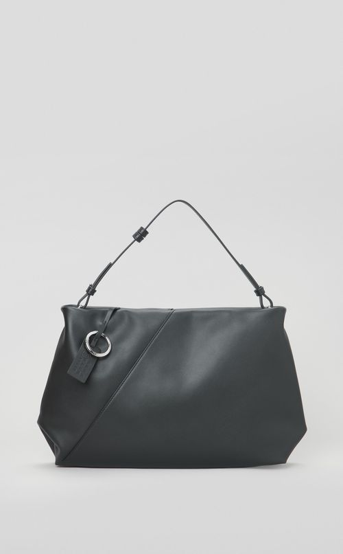 ソフトレザーショルダーバッグ