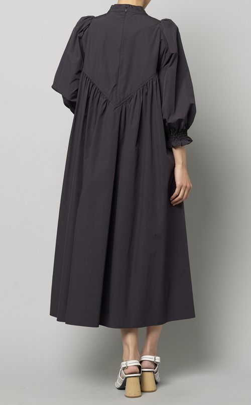 シャーリングスリーブVネックワンピース