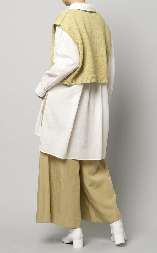 ノースリーブVネックショートニット