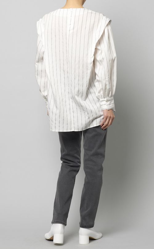 バックボタンストライプブラウス