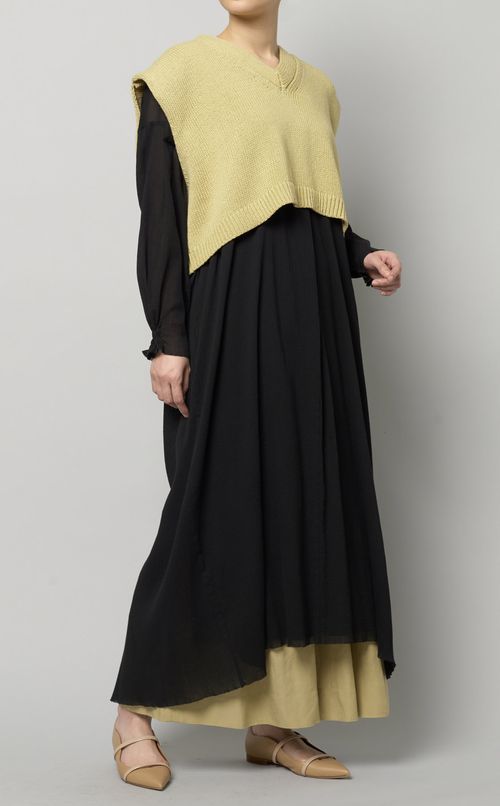 ノースリーブVネックショートニット