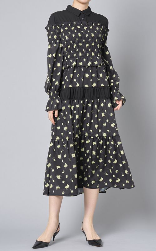 フラワープリントシャーリングワンピース