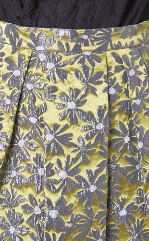 フラワータックボリュームスカート