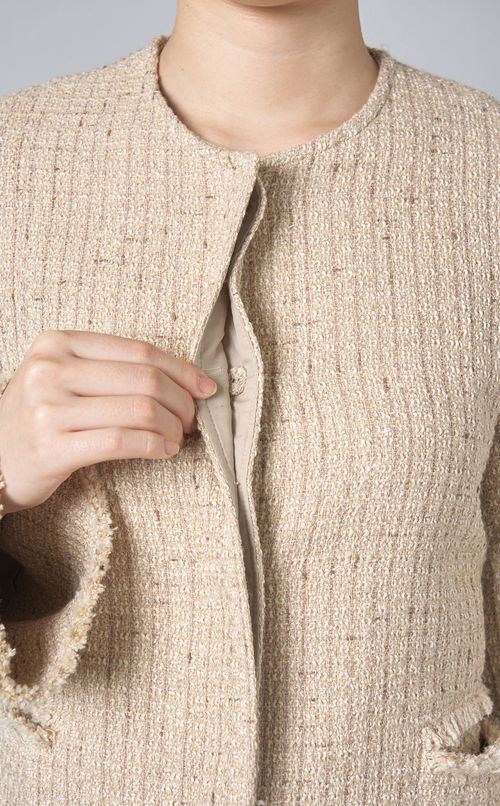 サイドスリットツイードジャケット