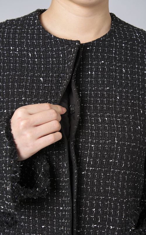 サイドスリットツイードジャケット