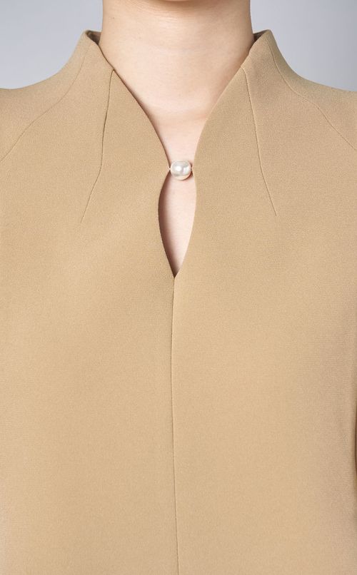 パール付ギャザースリーブブラウス