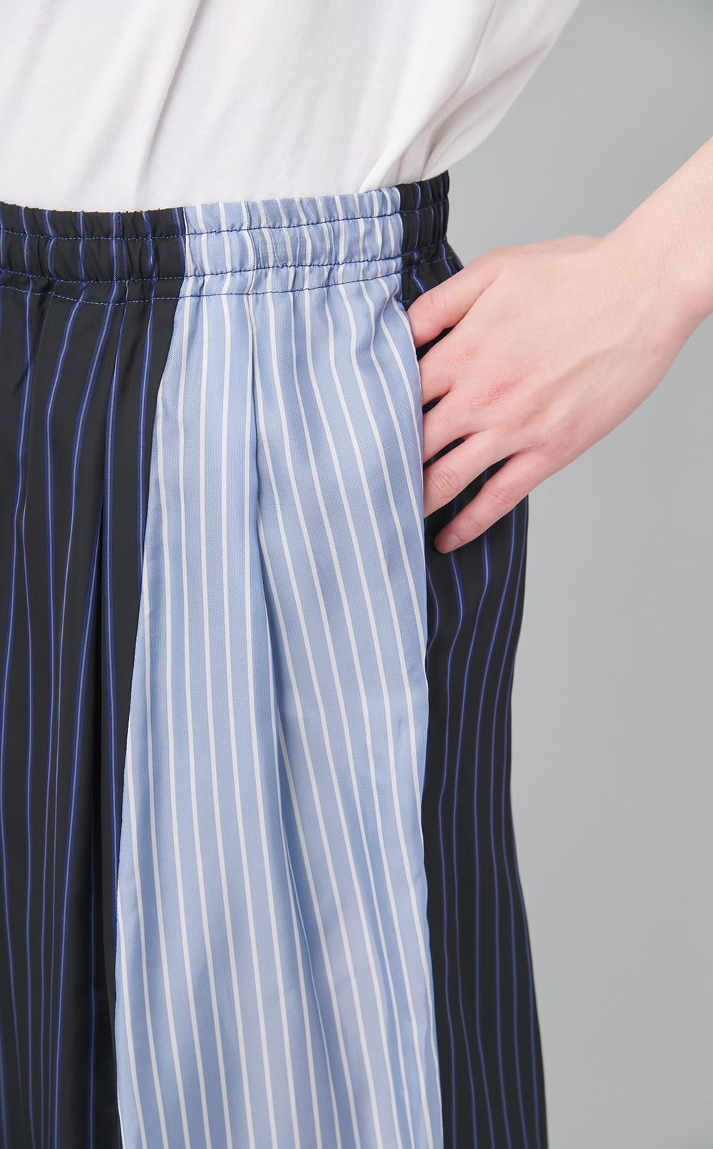 ジオメトリックパンツ