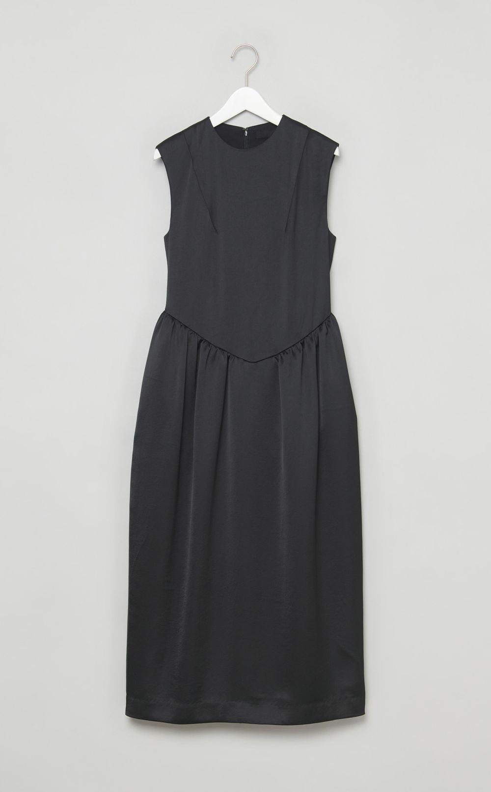 ウエストギャザードレス