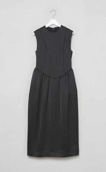 ウエストギャザードレス