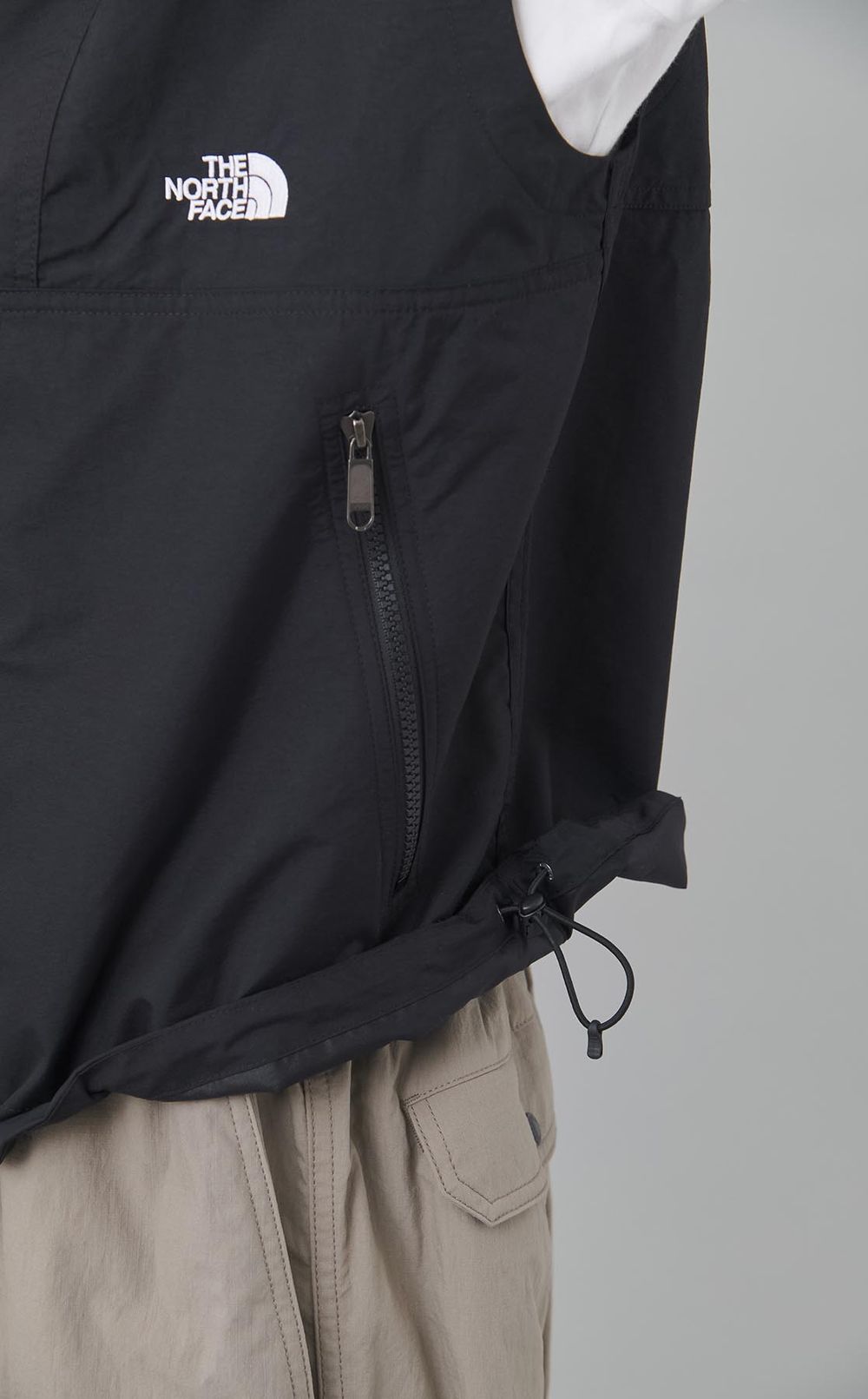 コンパクトフーディベスト