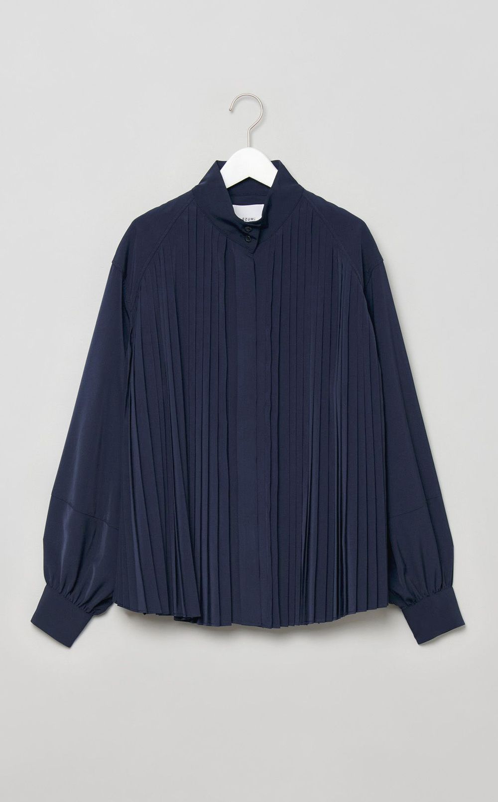 スタンドカラープリーツシャツ