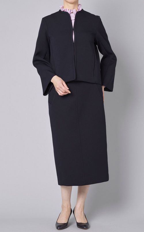 バックフレアノーカラージャケット