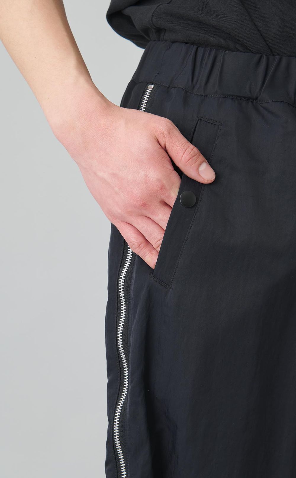 ナイロンジップショートパンツ