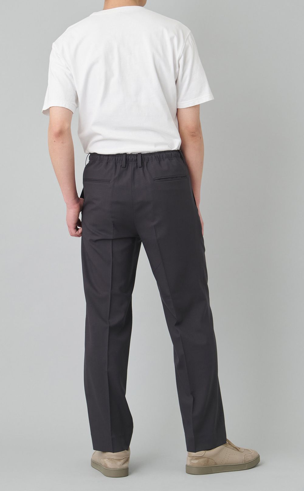 タックテーパードイージーパンツ