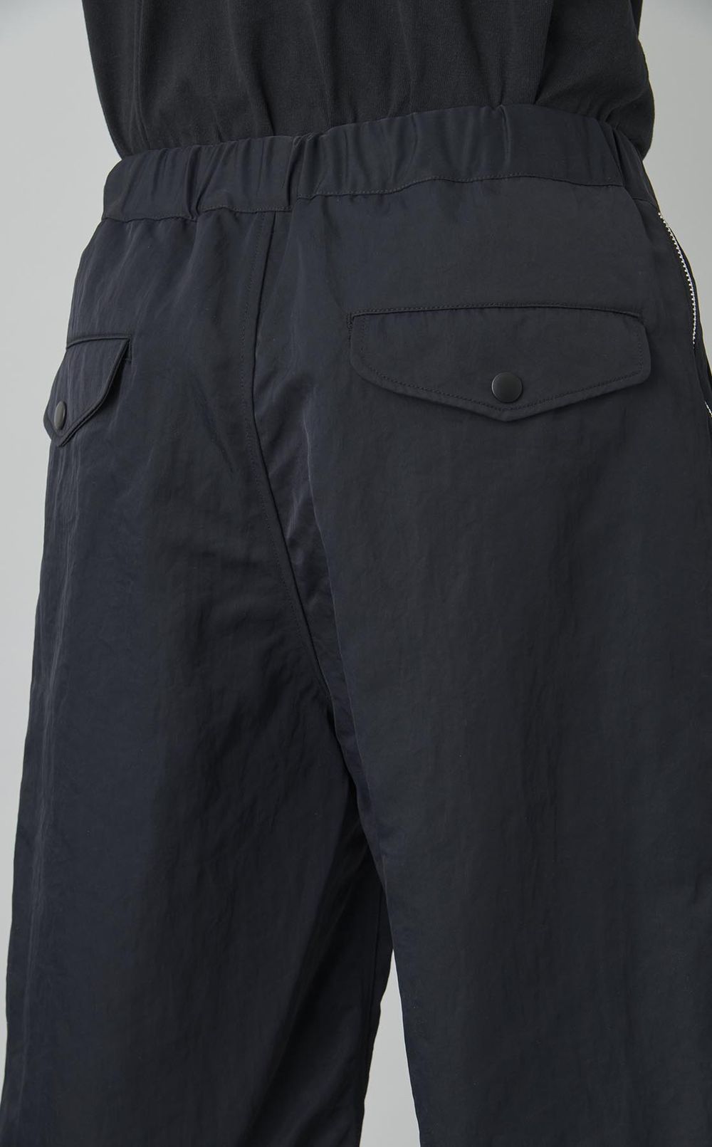 ナイロンジップショートパンツ