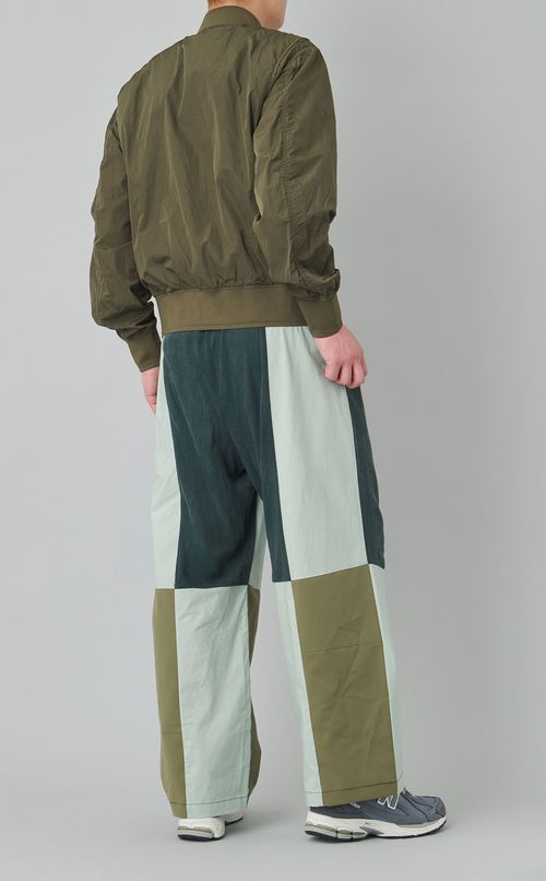 マルチポケットボンバージャケット