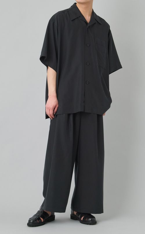 ドローイングタックパンツ