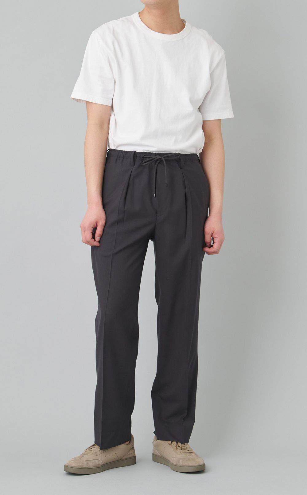 タックテーパードイージーパンツ