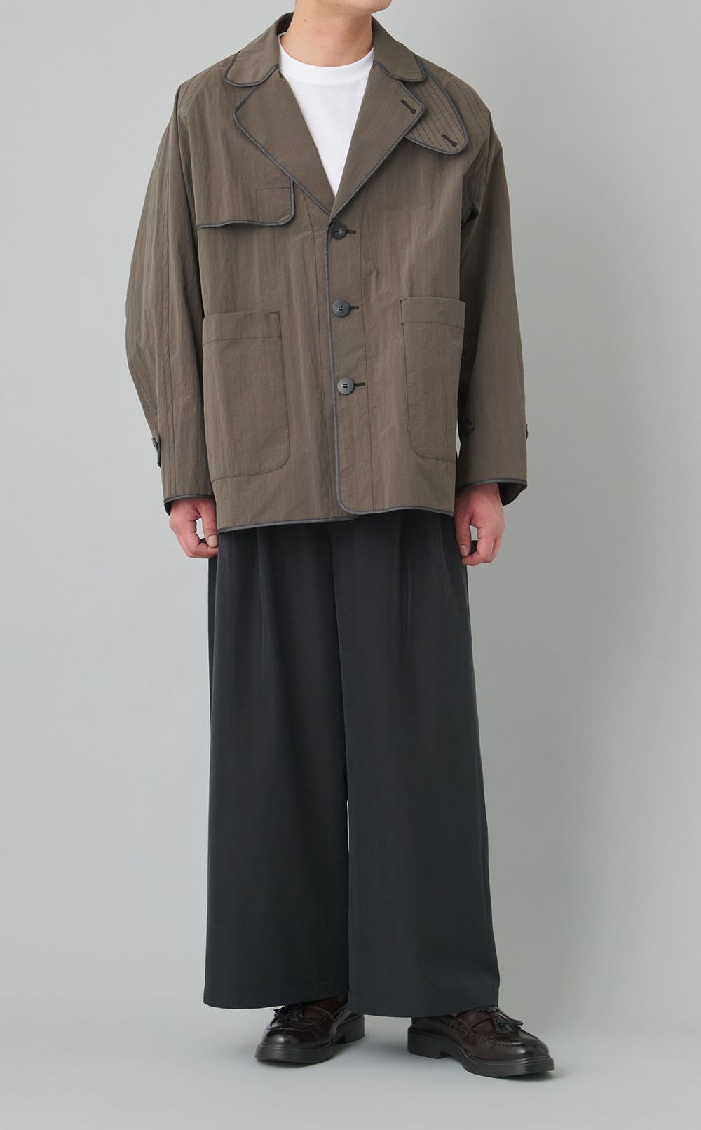 ドローイングタックパンツ