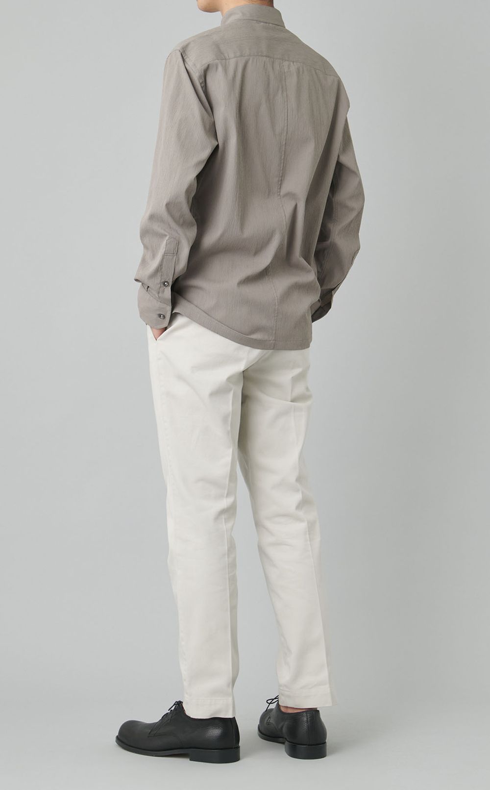 スタンドカラーシャツ