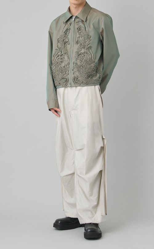 エンブロイダリーショートブルゾン