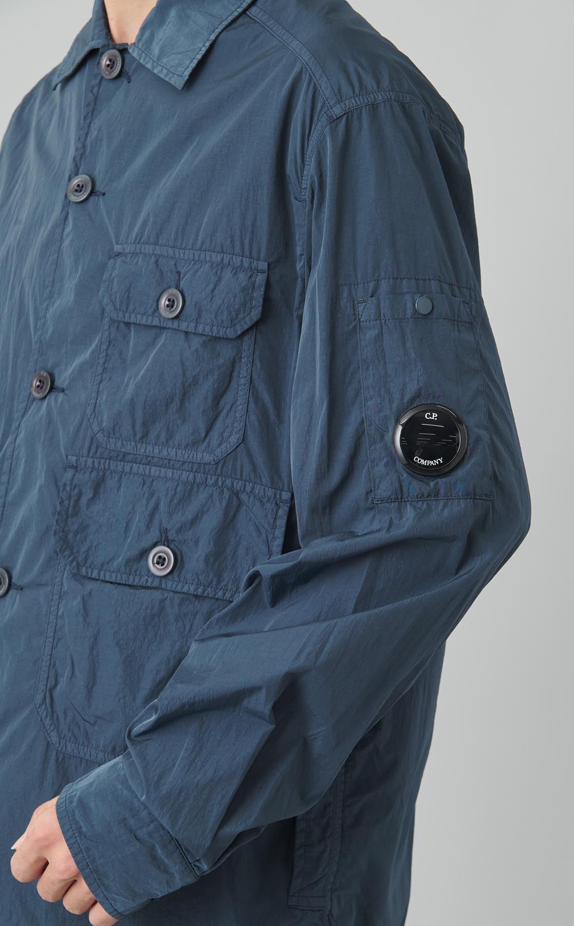 C.P. COMPANY ライトブルー長袖シャツ C.P. COMPANY｜フルボタンオーバーシャツ