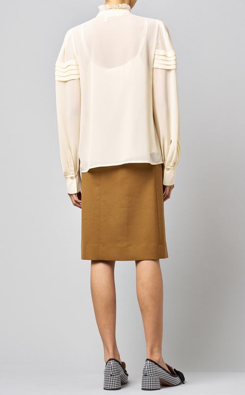 フロントタックギャザーネックブラウス