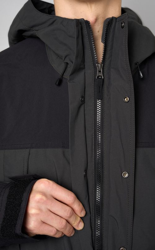 マウンテンライトジャケット