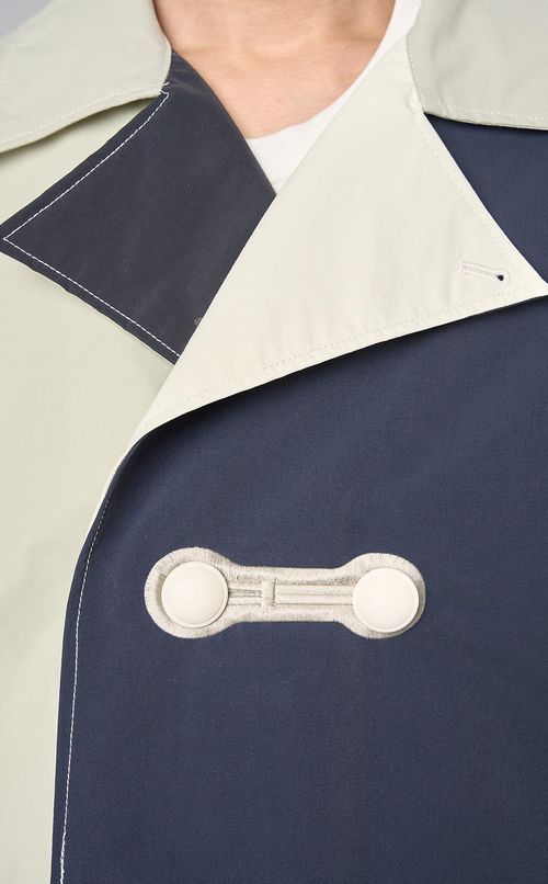 バイカラーナイロントレンチコート