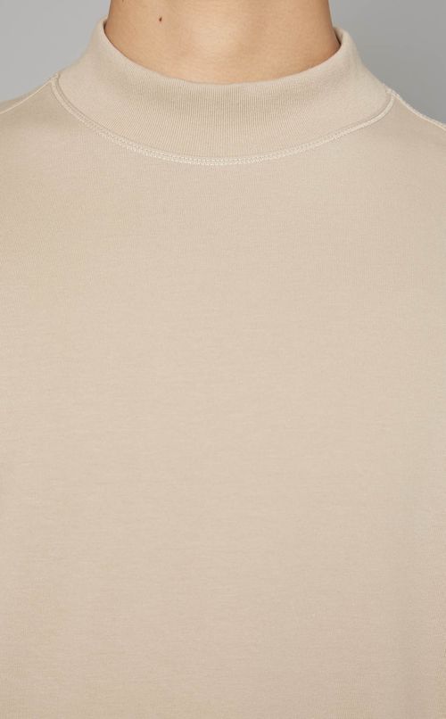 モックネックTシャツ