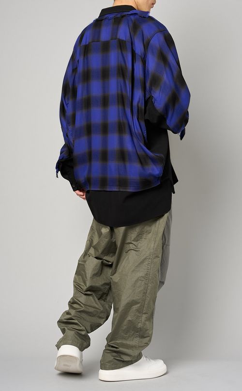 バックカバードシャツ