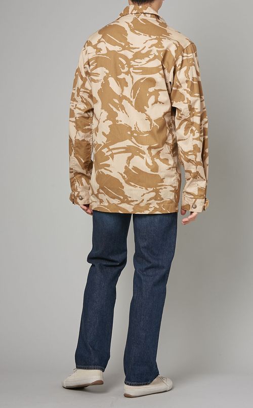 カモフラージュシャツ