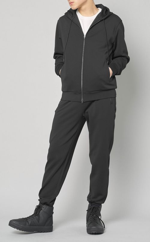 ジップアップフーディー