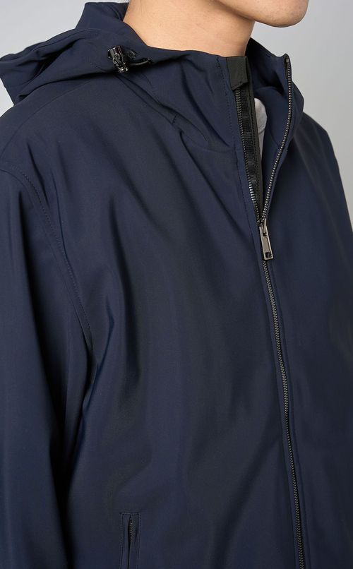 プレシジョンポンチフードジャケット