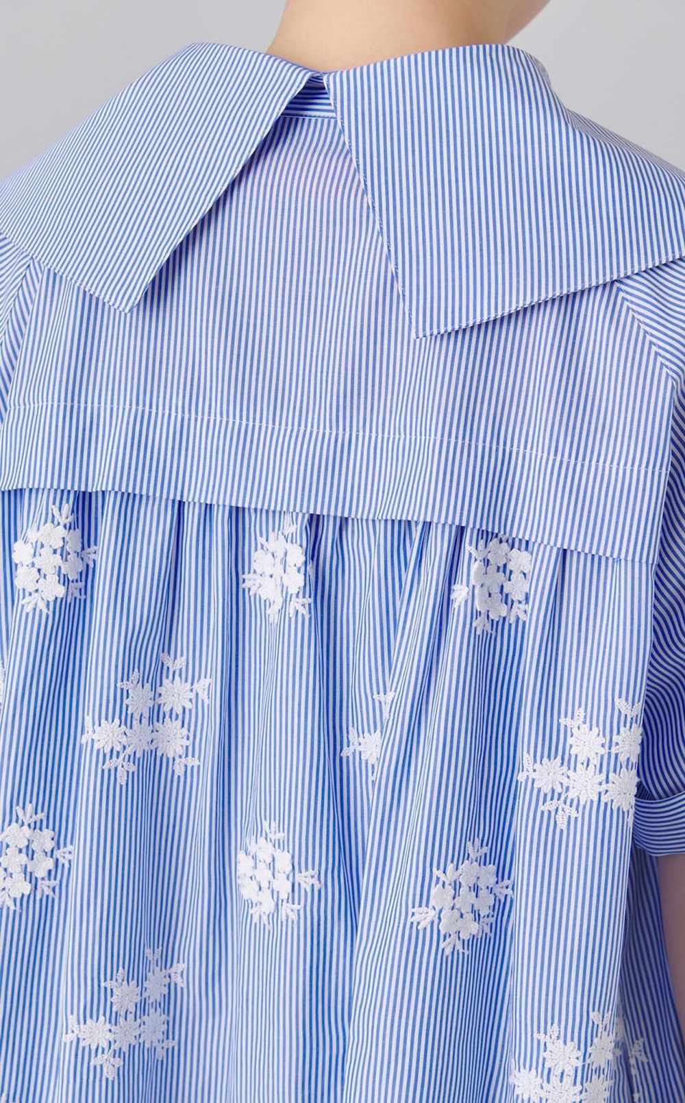 フラワー刺繍ビッグカラーワンピース