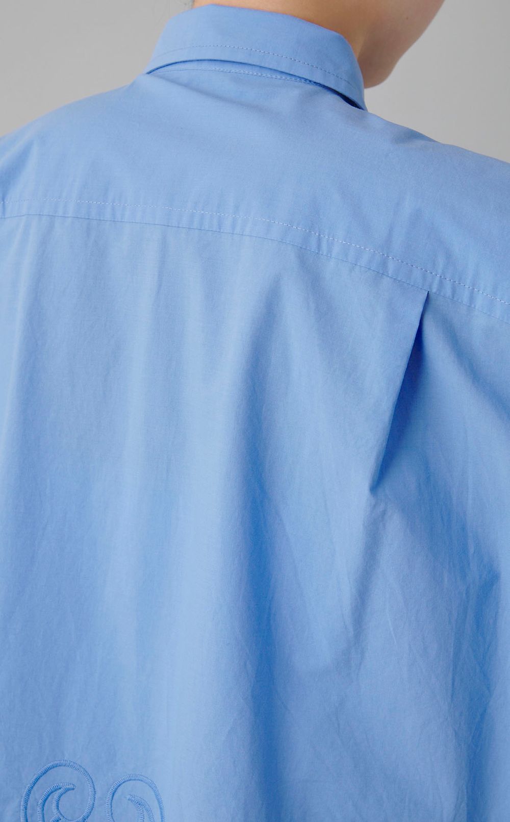 ヘムエンブロイダリーネクタイシャツ