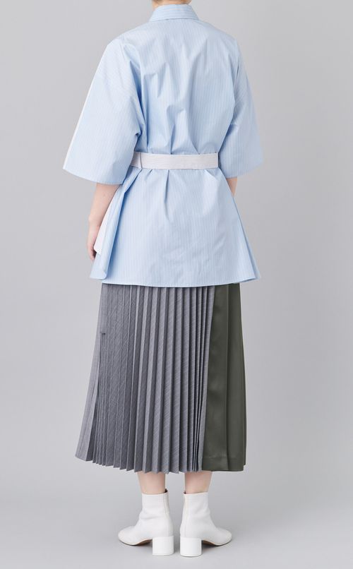 ストライプサテンプリーツスカート