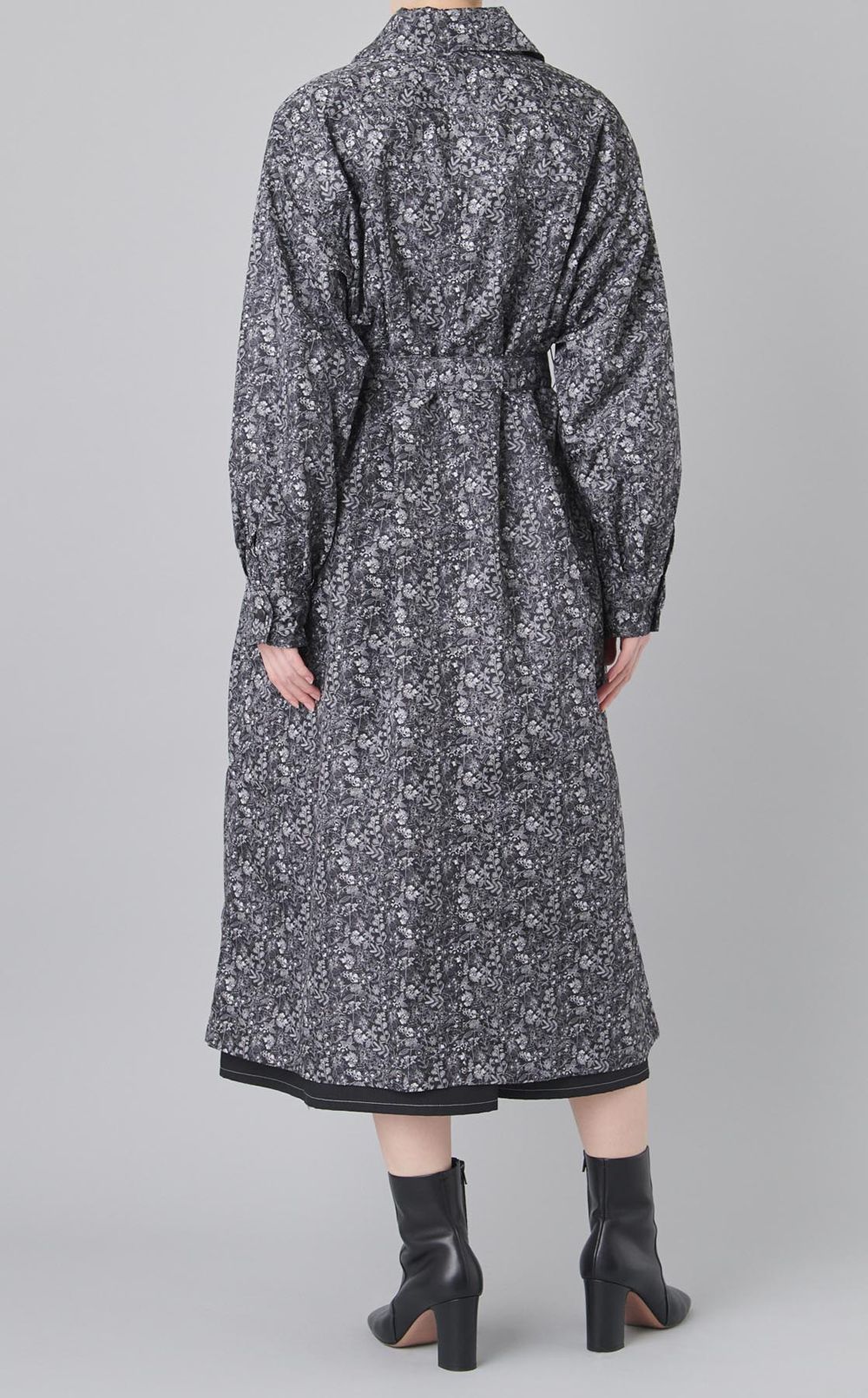 モノクロプリントナイロントレンチコート