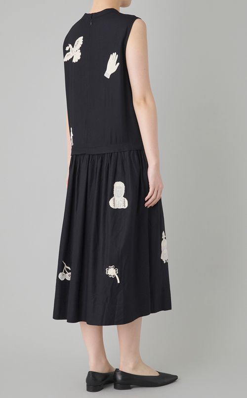 モチーフエンブロイダリーワンピース