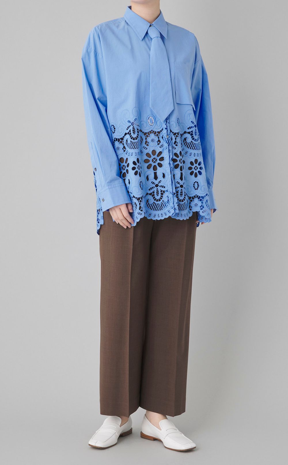 ヘムエンブロイダリーネクタイシャツ