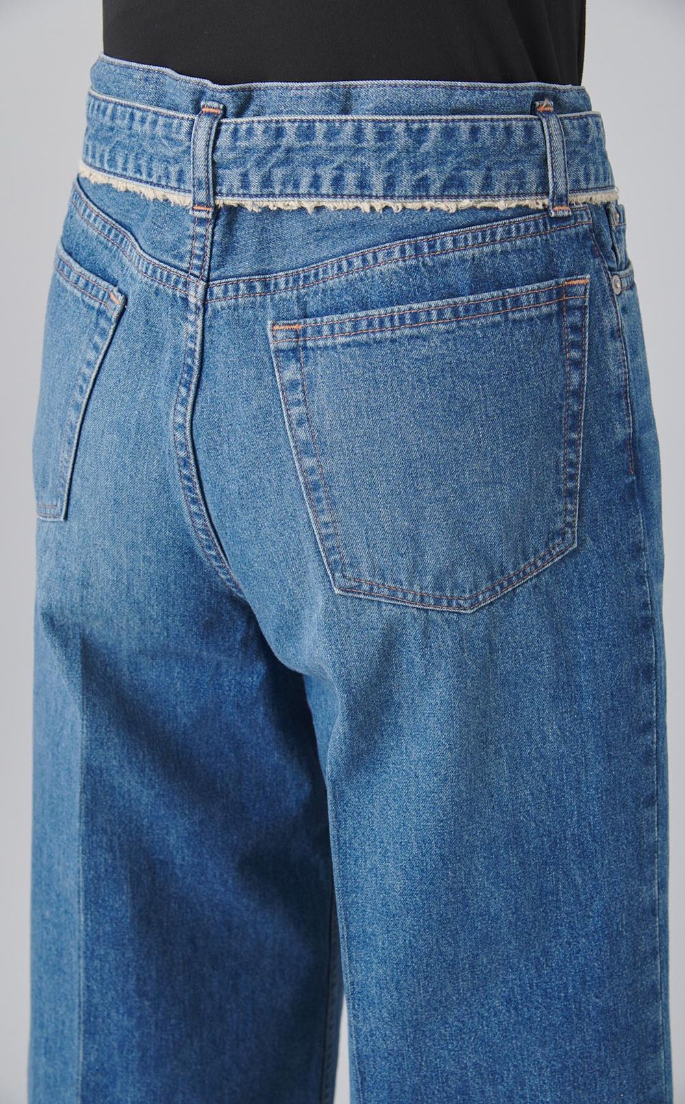 デニムベルト付ウォッシュドデニムパンツ