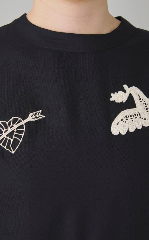 モチーフエンブロイダリーワンピース