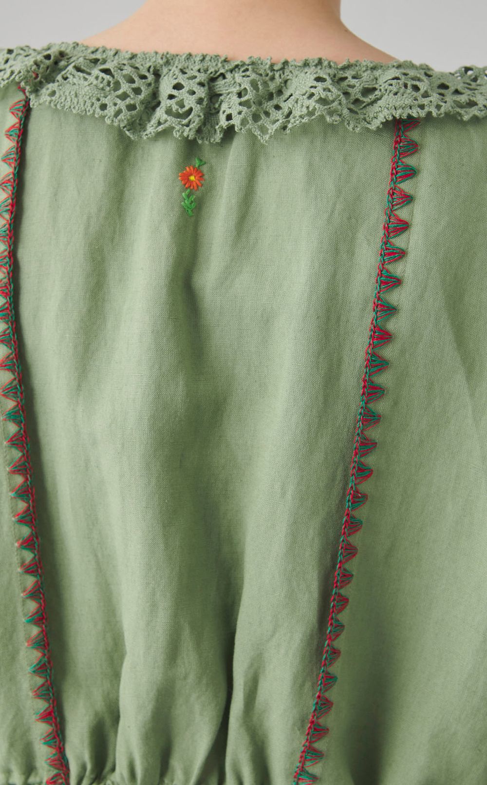 フラワー刺繍ボヘミアンブラウス