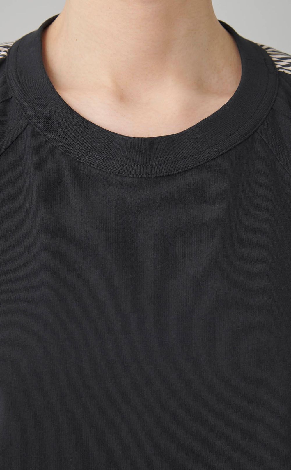 ギャザースリーブパネルジャージトップス