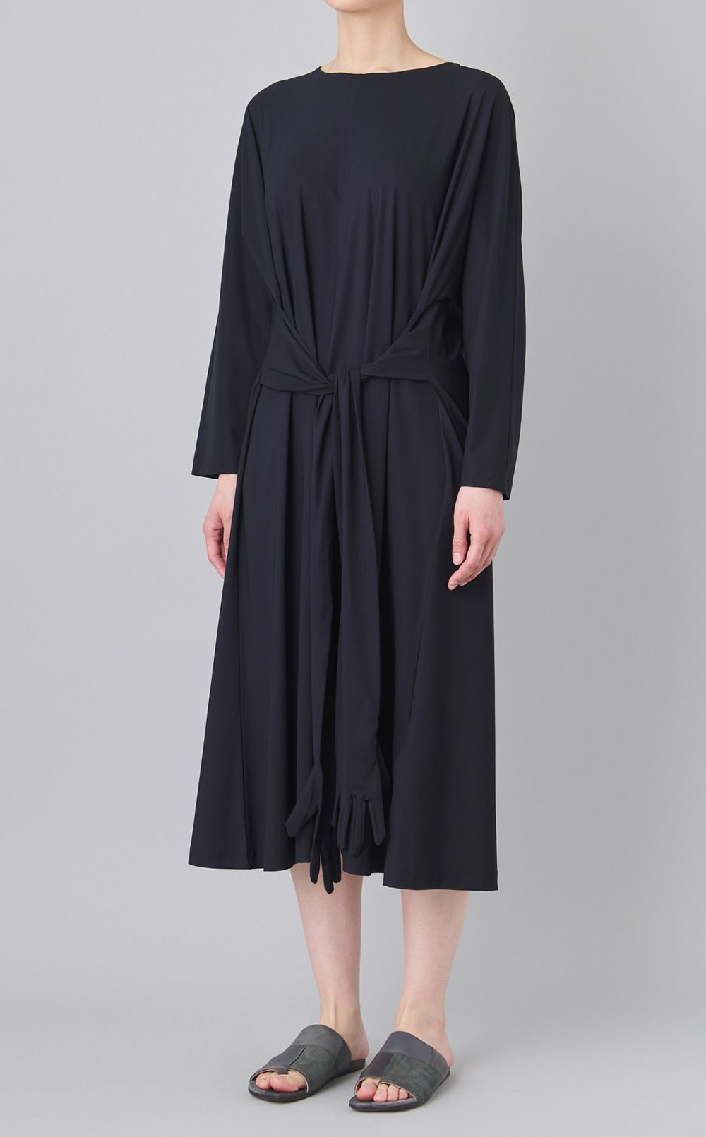 グローブタイフロントミディワンピース