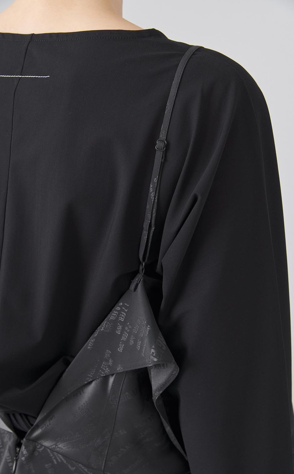 2wayロゴプリントキャミソールトップス