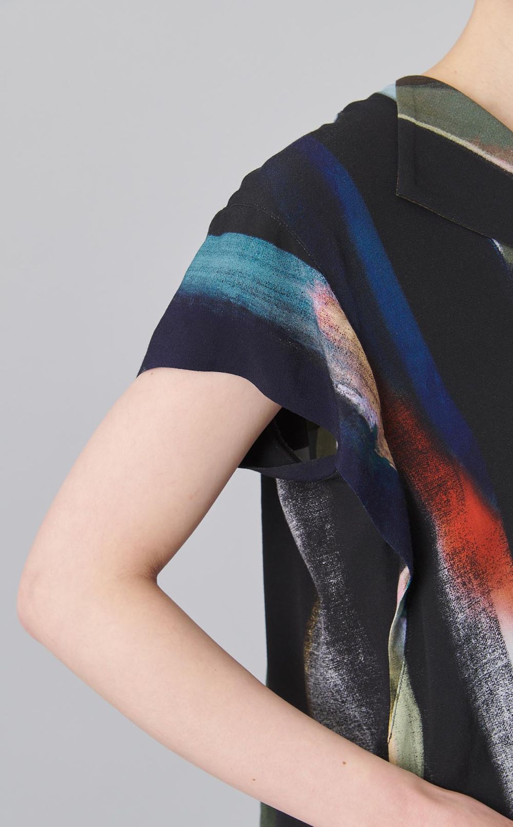 マルチストライプアシメカラーブラウス