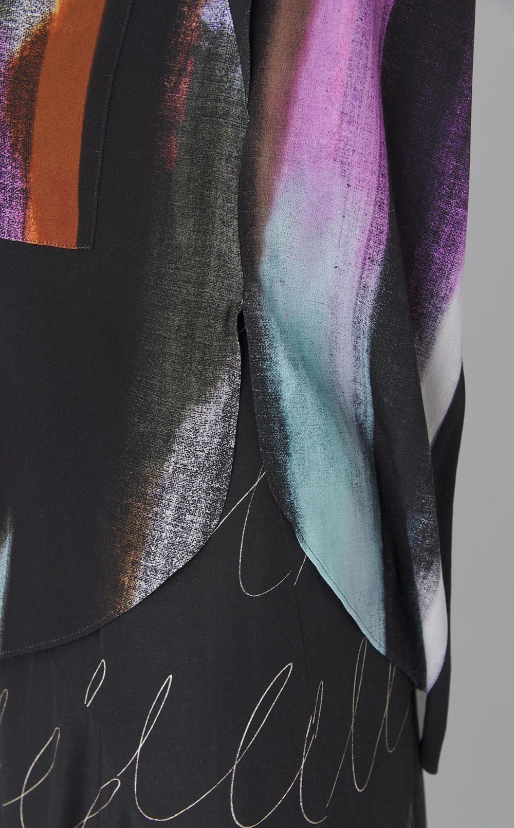 マルチストライプアシメカラーブラウス