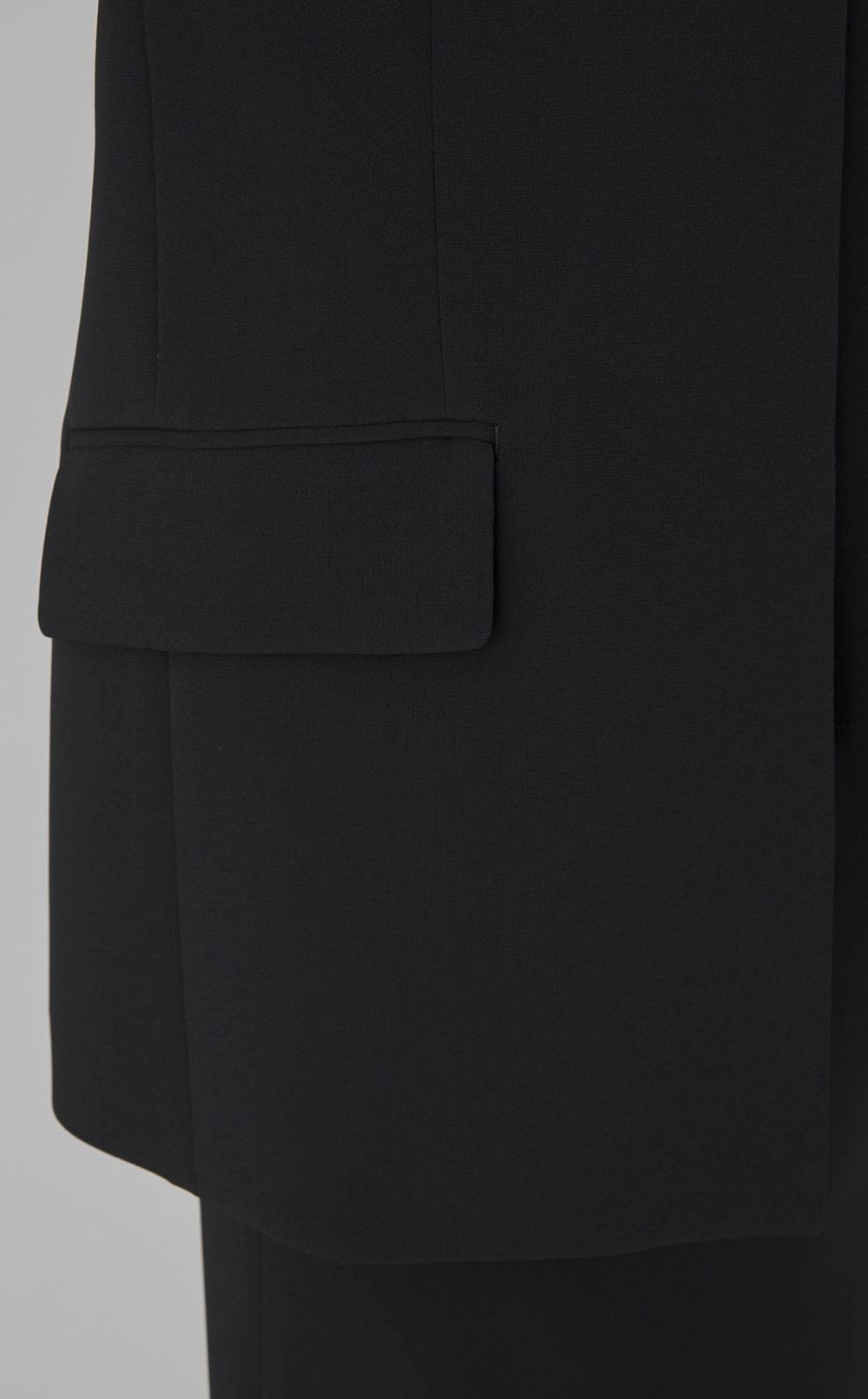 ノーカラークルーネックジャケット